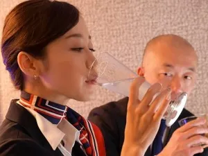 Em bé nóng bỏng được liếm đến cực khoái!
